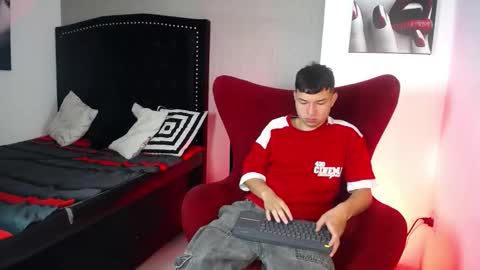 Snapshot of liam_sean chatting on 02.27.26 Liam online show from 02.27.26