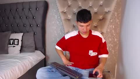 Snapshot of liam_sean chatting on 03.04.26 Liam online show from 03.04.26