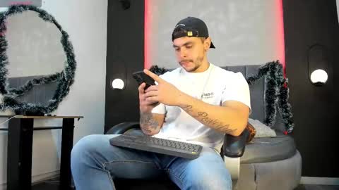 Liam online show from 12.21.25