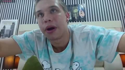 liam_york online show from 12.02.25