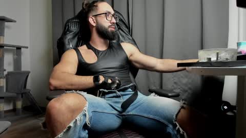 Liam online show from 01.31.25