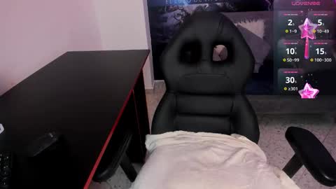 Lia online show from 11.30.25