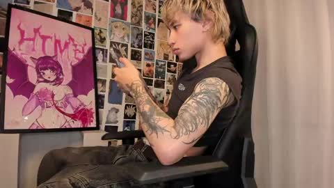 Snapshot of liamelf chatting on 05.03.26 Liam online show from 05.03.26
