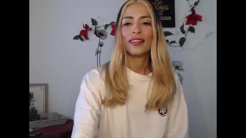 Snapshot of liamiler01_ chatting on 12.19.24 Lia Miller online show from 12.19.24