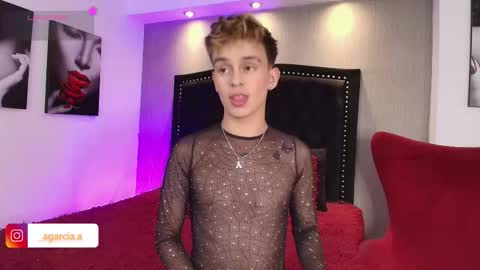 Snapshot of liamwild20 chatting on 12.19.25 liam online show from 12.19.25