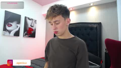 Snapshot of liamwild20 chatting on 03.04.26 liam online show from 03.04.26