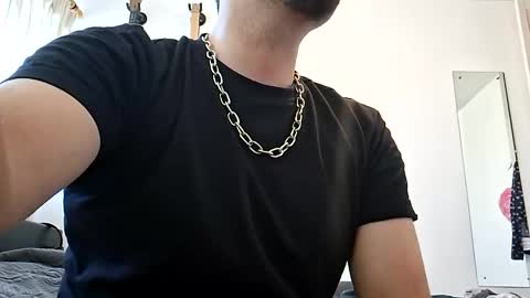 Snapshot of lian5602 chatting on 10.09.25 LiamCross online show from 10.09.25