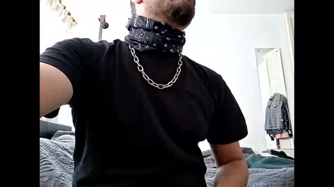 Snapshot of lian5602 chatting on 10.10.25 LiamCross online show from 10.10.25