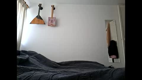 Snapshot of lian5602 chatting on 10.21.25 LiamCross online show from 10.21.25