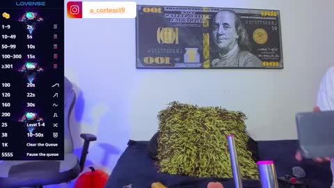 Snapshot of lian_23_ chatting on 12.07.24 online show from 12.07.24