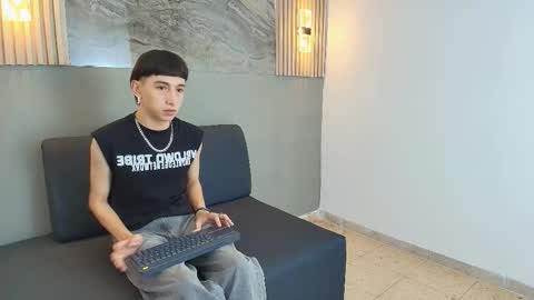 lian_cameron online show from 12.22.25