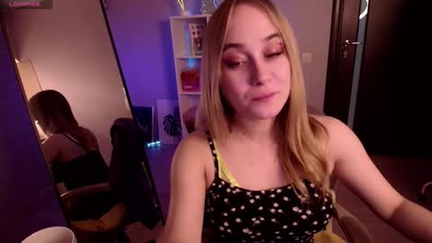 Snapshot of liana_bright chatting on 12.29.24 Liana online show from 12.29.24