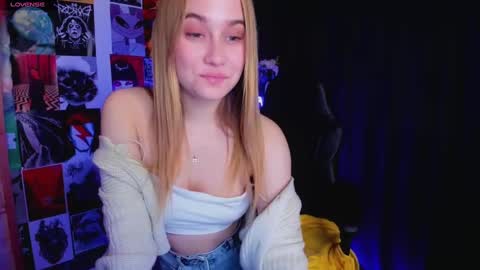 Snapshot of liana_bright chatting on 01.10.25 Liana online show from 01.10.25