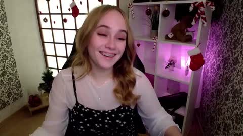 Snapshot of liana_bright chatting on 01.16.25 Liana online show from 01.16.25