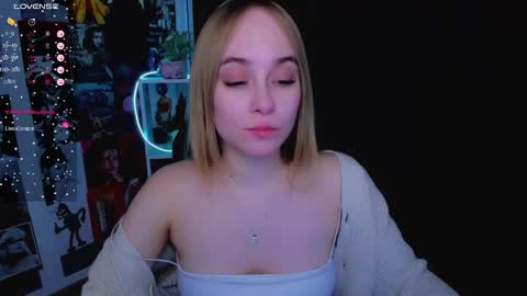 Snapshot of liana_bright chatting on 01.19.25 Liana online show from 01.19.25