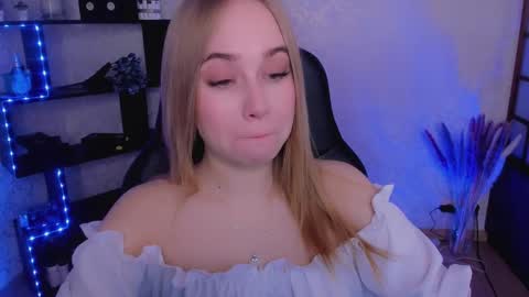 Snapshot of liana_bright chatting on 01.26.25 Liana online show from 01.26.25