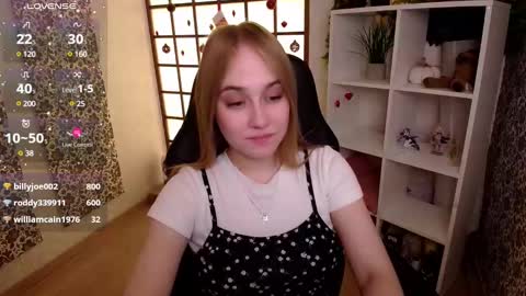 Snapshot of liana_bright chatting on 01.30.25 Liana online show from 01.30.25