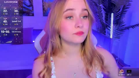 Snapshot of liana_bright chatting on 02.10.25 Liana online show from 02.10.25