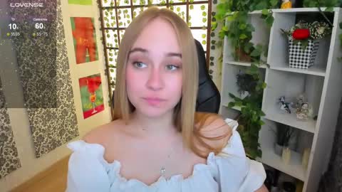 Snapshot of liana_bright chatting on 03.05.25 Liana online show from 03.05.25