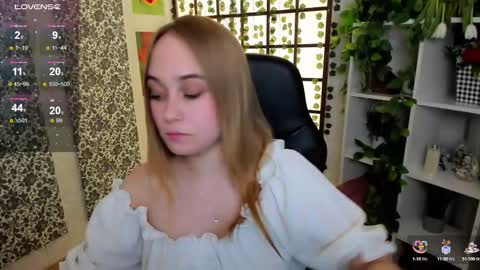 Snapshot of liana_bright chatting on 03.09.25 Liana online show from 03.09.25