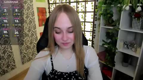 Snapshot of liana_bright chatting on 03.10.25 Liana online show from 03.10.25