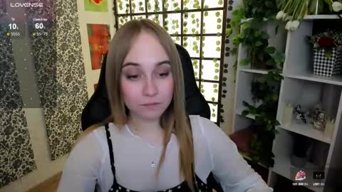 Snapshot of liana_bright chatting on 03.10.25 Liana online show from 03.10.25