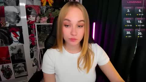 Snapshot of liana_bright chatting on 10.09.25 Liana online show from 10.09.25