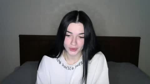 liana_diva online show from 02.02.25