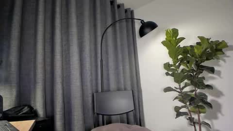 lianewhite online show from 10.17.25