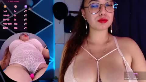 Snapshot of liannalee chatting on 06.26.26 Lianna Lee online show from 06.26.26