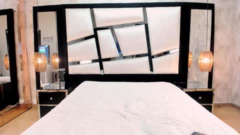 Lia obrien online show from 11.23.25