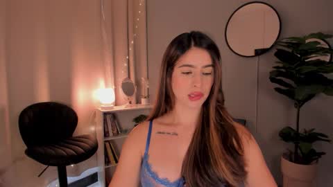 Snapshot of liapearce chatting on 10.15.25 Lia online show from 10.15.25