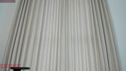 Snapshot of liavee chatting on 12.25.24 Lia online show from 12.25.24