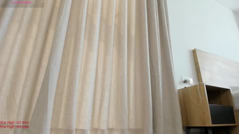 Snapshot of liavee chatting on 02.08.25 Lia online show from 02.08.25