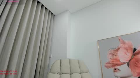 Snapshot of liavee chatting on 03.03.25 Lia online show from 03.03.25