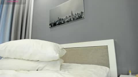 Snapshot of liavee chatting on 09.26.25 Lia online show from 09.26.25