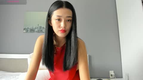 Snapshot of liavee chatting on 11.11.25 Lia online show from 11.11.25