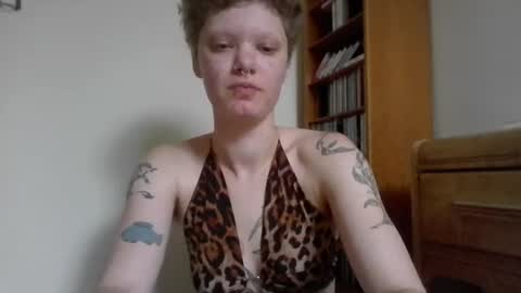 Snapshot of libbyelliott chatting on 07.07.26 libbyelliott online show from 07.07.26