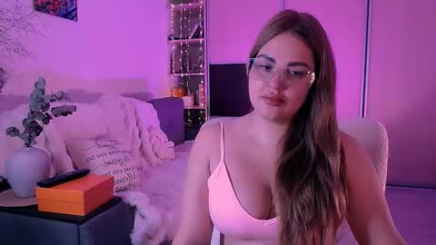 Snapshot of libra_mia chatting on 09.15.25 libra_mia online show from 09.15.25