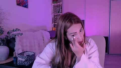 Snapshot of libra_mia chatting on 09.18.25 libra_mia online show from 09.18.25