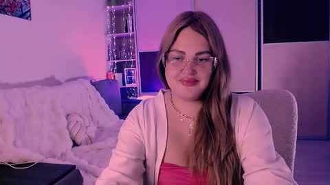 Snapshot of libra_mia chatting on 09.24.25 libra_mia online show from 09.24.25