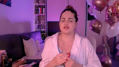 Snapshot of libra_mia chatting on 10.08.25 libra_mia online show from 10.08.25