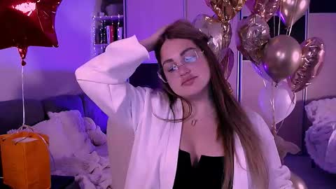 Snapshot of libra_mia chatting on 10.15.25 libra_mia online show from 10.15.25