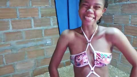 Snapshot of liciiacute chatting on 11.27.25 lucia online show from 11.27.25