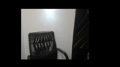 Snapshot of lick_pussyjuice chatting on 02.17.25 kimani online show from 02.17.25