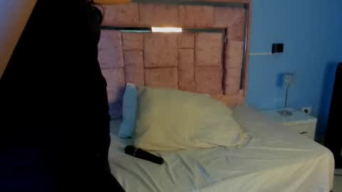 Snapshot of licky_lov chatting on 10.18.25 licky_lov online show from 10.18.25