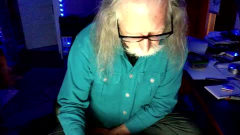 Snapshot of lickyouryoni chatting on 09.13.25 LickYourYoni online show from 09.13.25