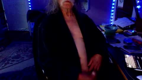 Snapshot of lickyouryoni chatting on 09.27.25 LickYourYoni online show from 09.27.25