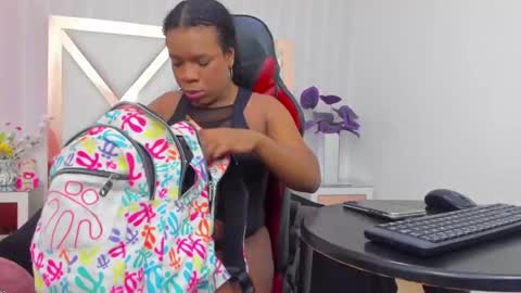 licyevans1 online show from 11.29.25