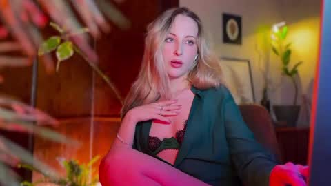 Snapshot of lierie chatting on 02.21.26 its my birthday today so im offline but id be so happy if you felt like sending me a birthday love while im away online show from 02.21.26